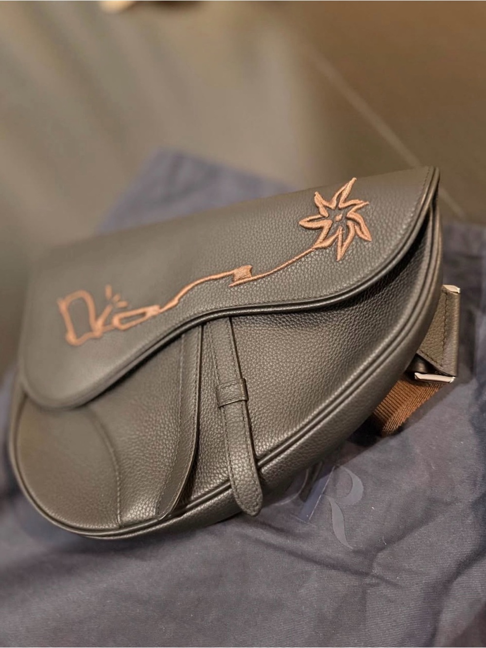 Dior x CACTUS JACK Saddle Bag
Black